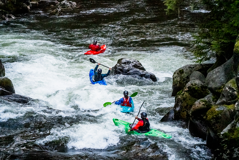 kayaks d'eau vive